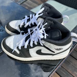 Nike air Jordan size 2y